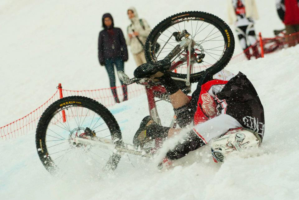 Bike  Snow  duel