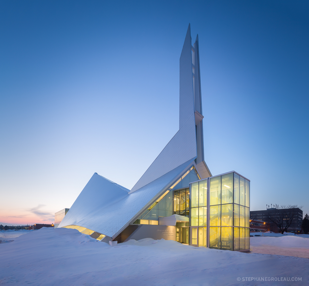 church Eglise library modern architecture winter bibliothèque Quebec Canada