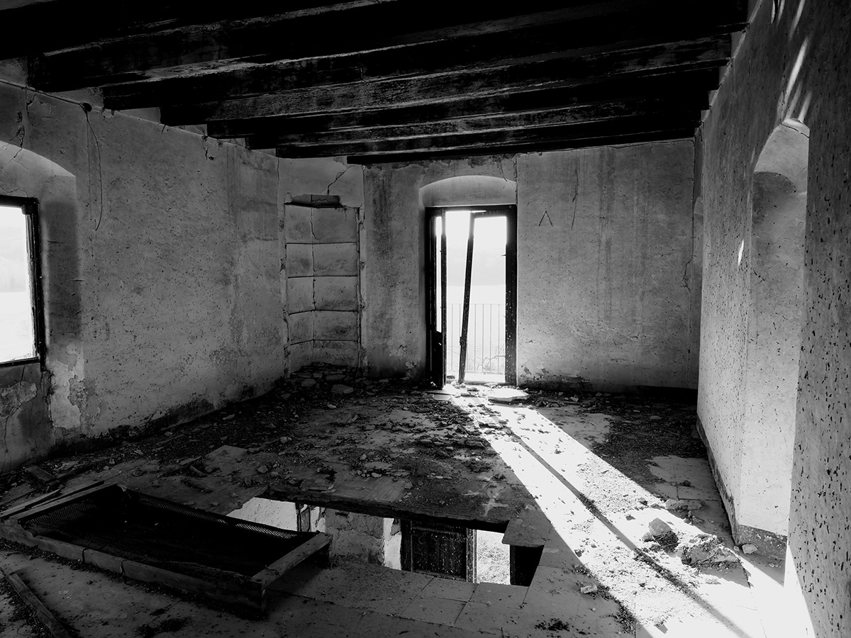 Casa granja abandonada abandoned gotic Terror black  and white Documentary  photografy monochrome urbex