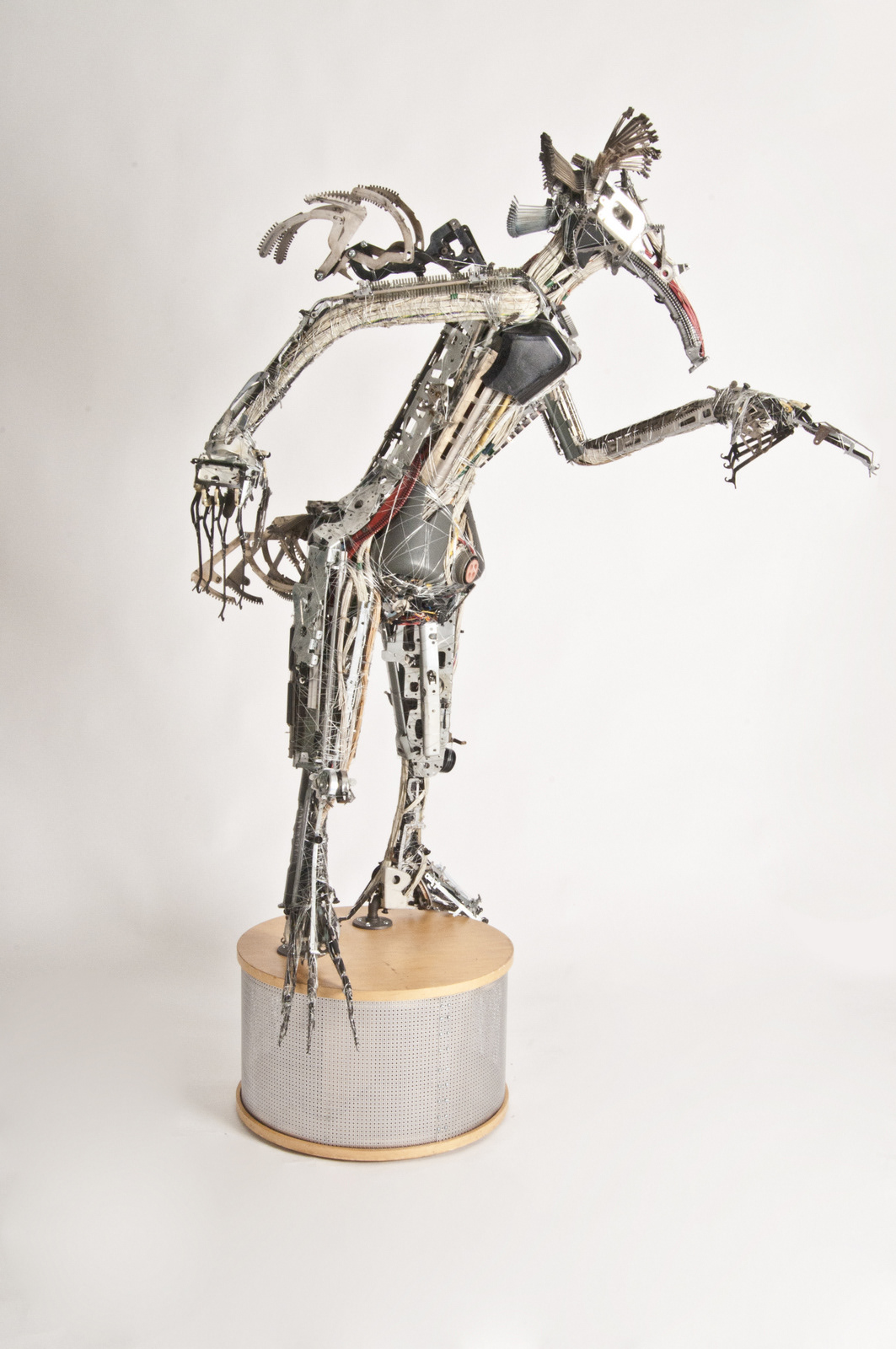 bird upcycled junkart sculpture gabriel dishaw birdman robot