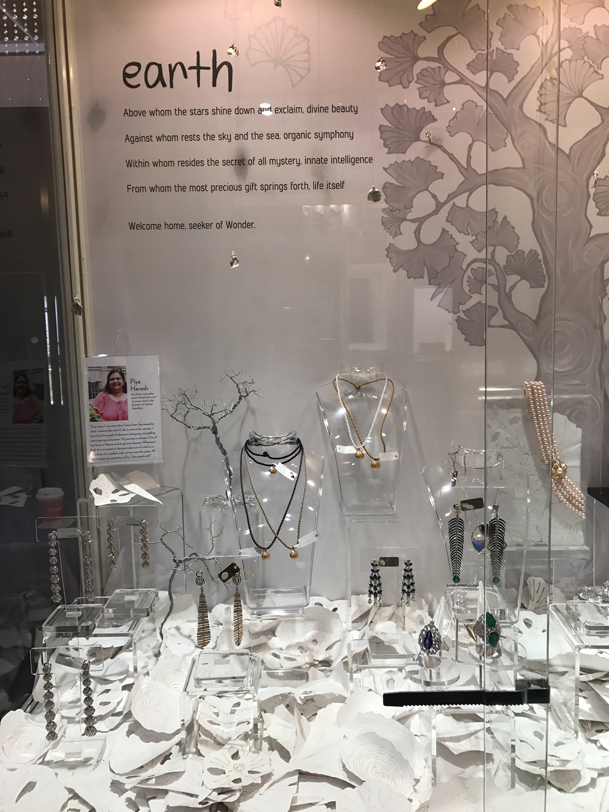 Display Exhibition  Jewellery showcase Show design