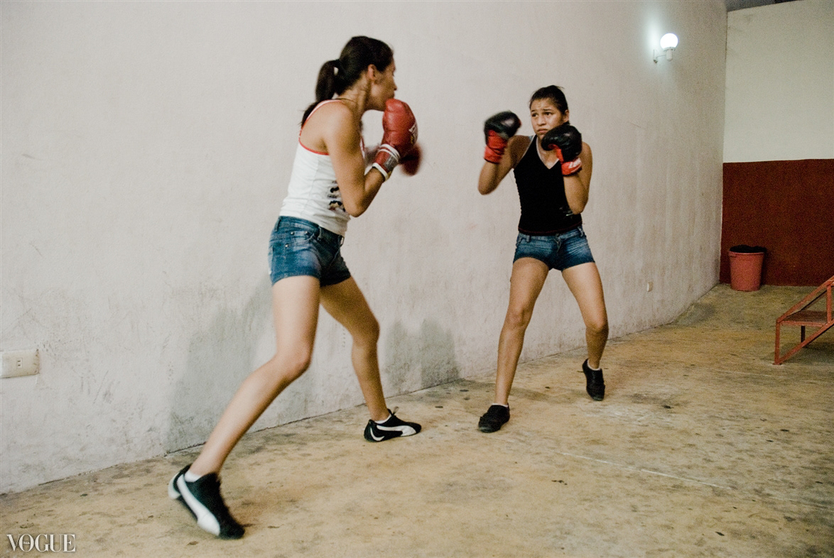 Boxing mexico  reyes Un Guerrero  Wojtek Jakubiec social documentary photo-reportage 
