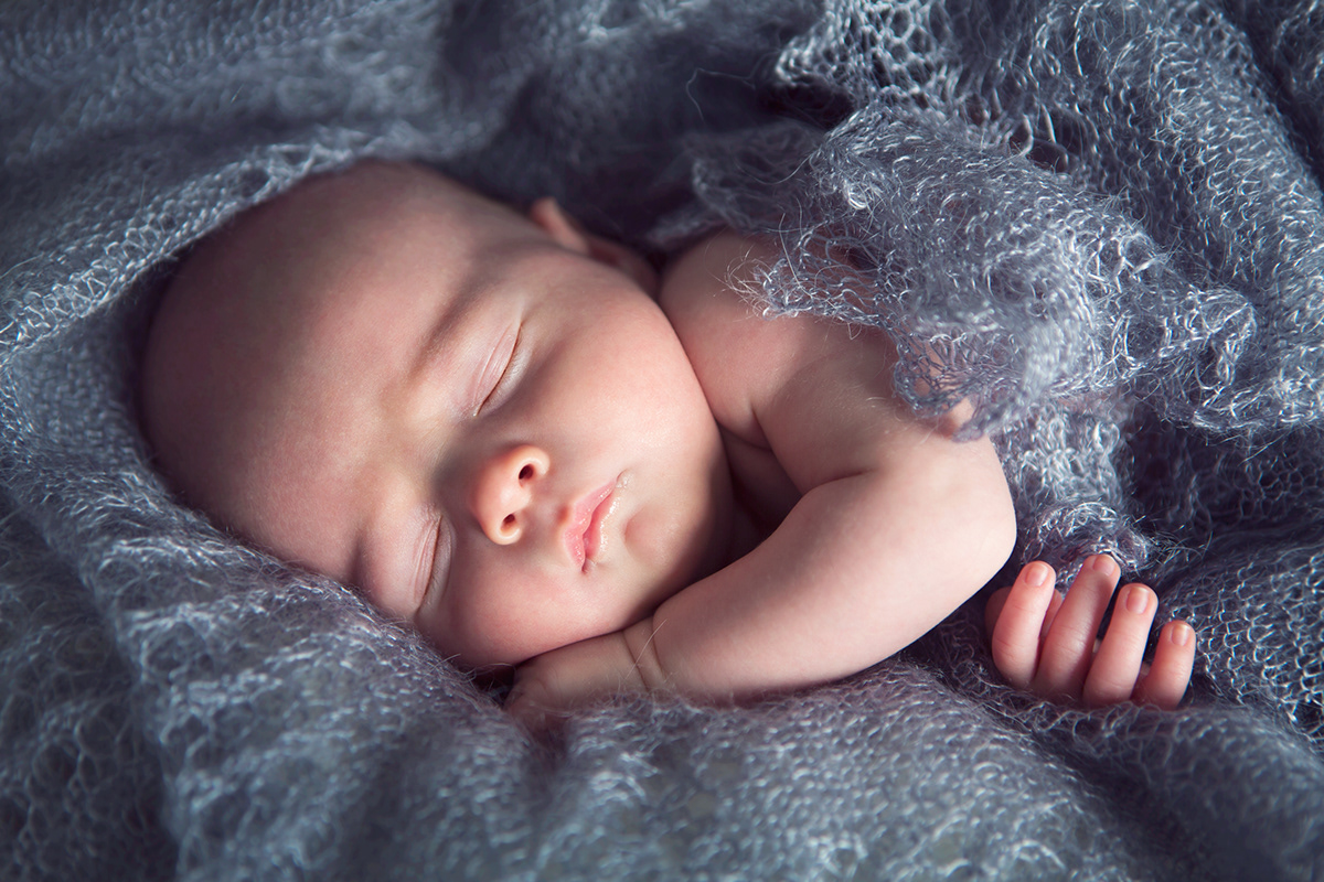baby boy utrecht photo-repotage photo-shoot 1 month new born The Netherlands