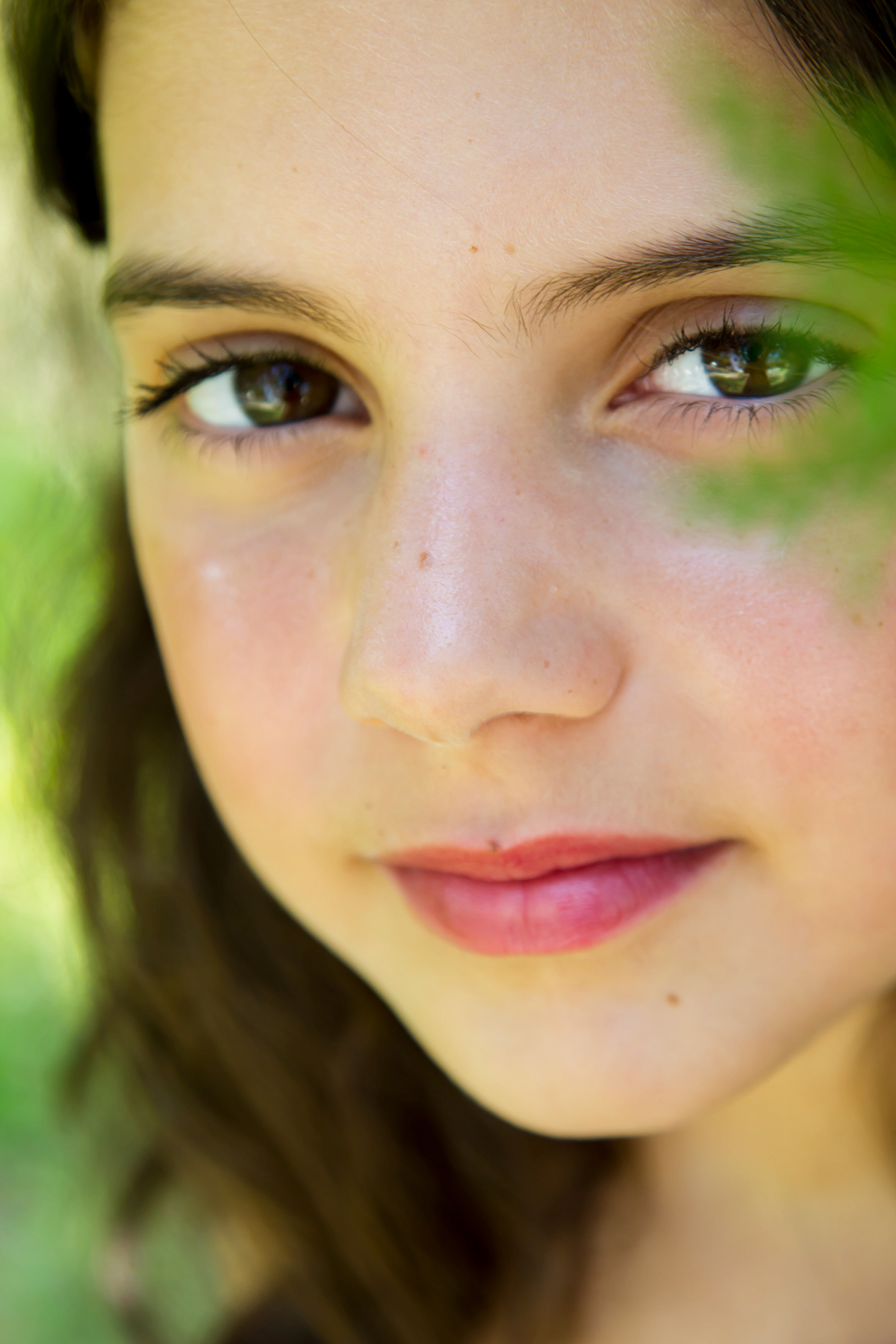 young girl green eyes leaves leaf Tree 