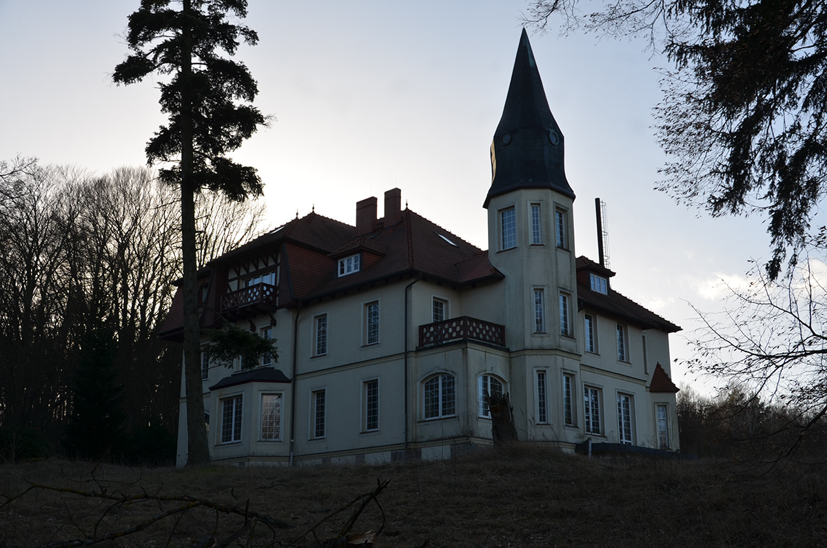 chodziez historic facility Hunting Palace Karczewnik