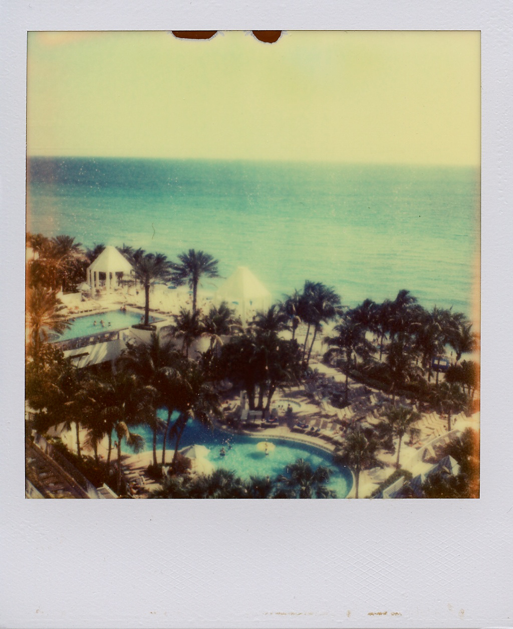 POLAROID impossible project px680 slr680 Analogue