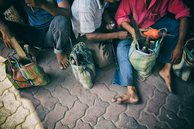 kolkata jukebox Kolkata India Canon hands legs occupation colour people