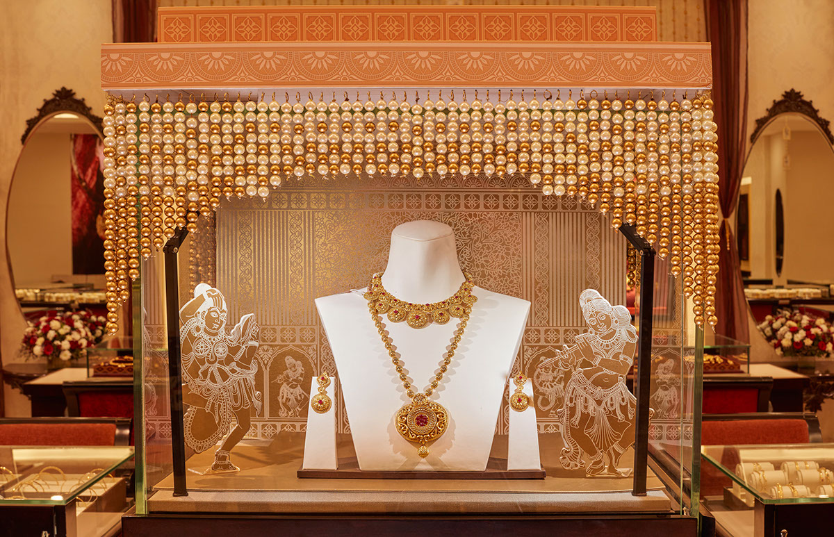 Jewellery temple Tanishq Window Display Store Decor divyam collection