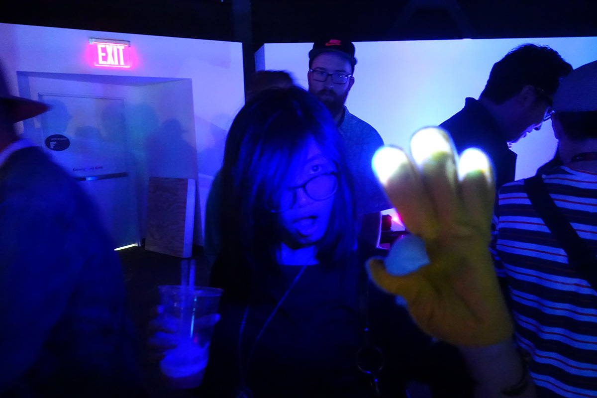 led Glove gesture interaction Wearable