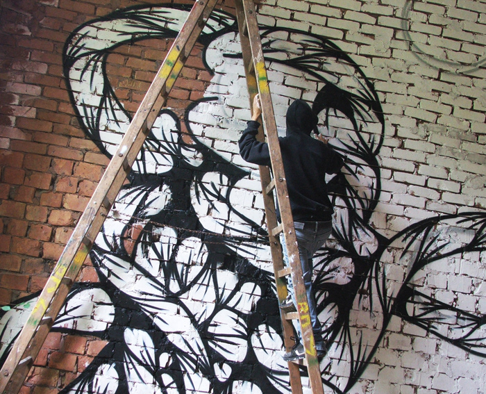 black White Graffiti streetart big Spraycan wall berlin crin