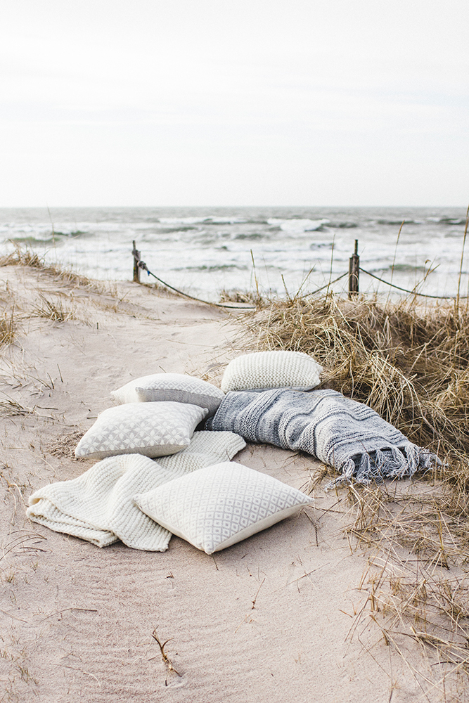màtte home interior items pillows blankets Seaside Nature styling  lina gavenaite moodgraphics photography lithuania munich home aesthetic atmosphere Lina Skukauskė