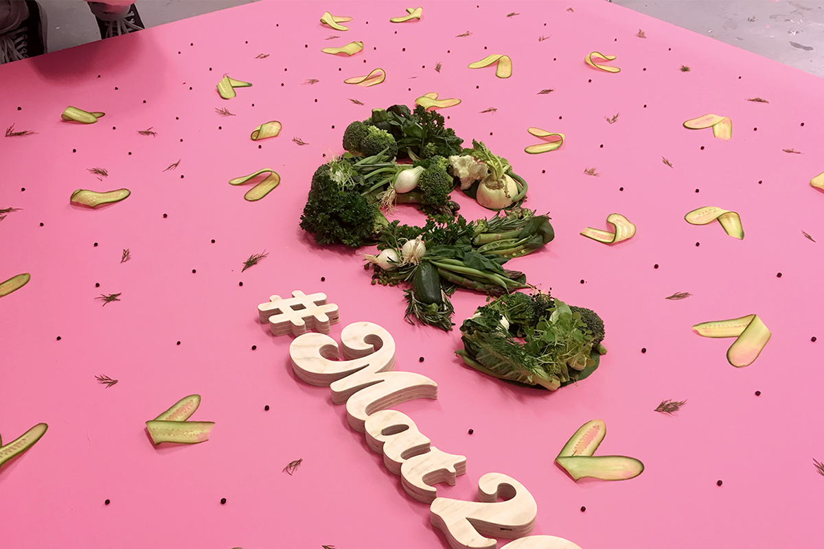 typography   Food  colorful bold SNASK