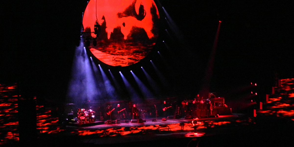 roger waters  pink floyd  the wall Live Tour  Buenos Aires  monumental  river