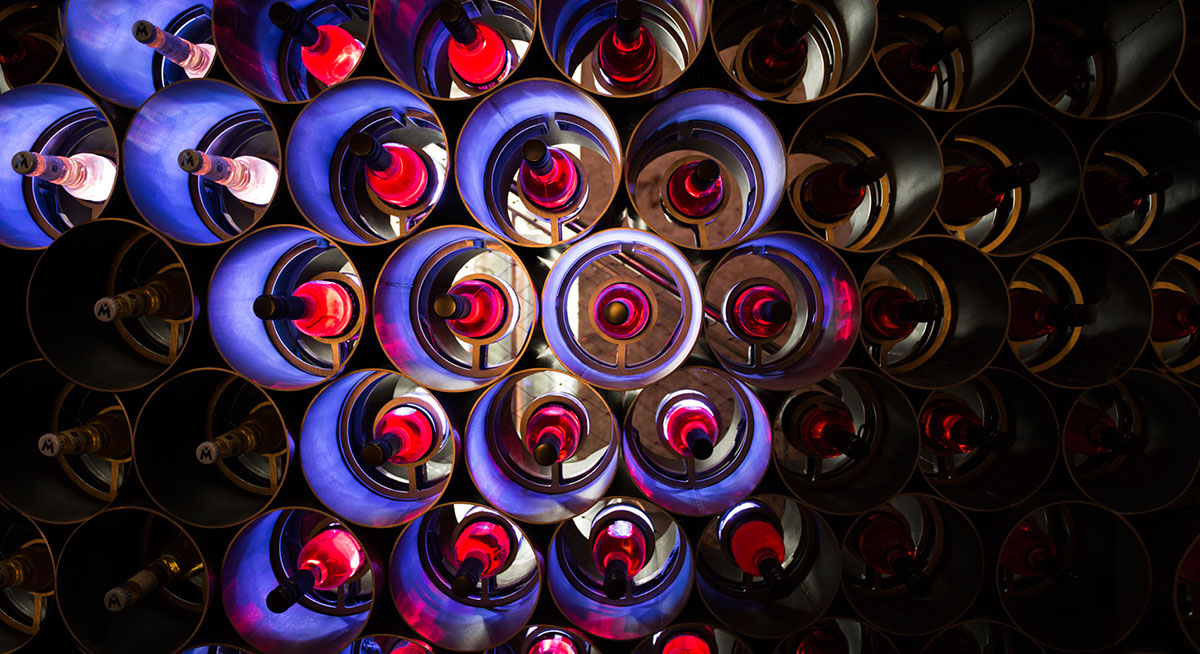 external reference restaurant Barcelona wine bottles Multimedia 