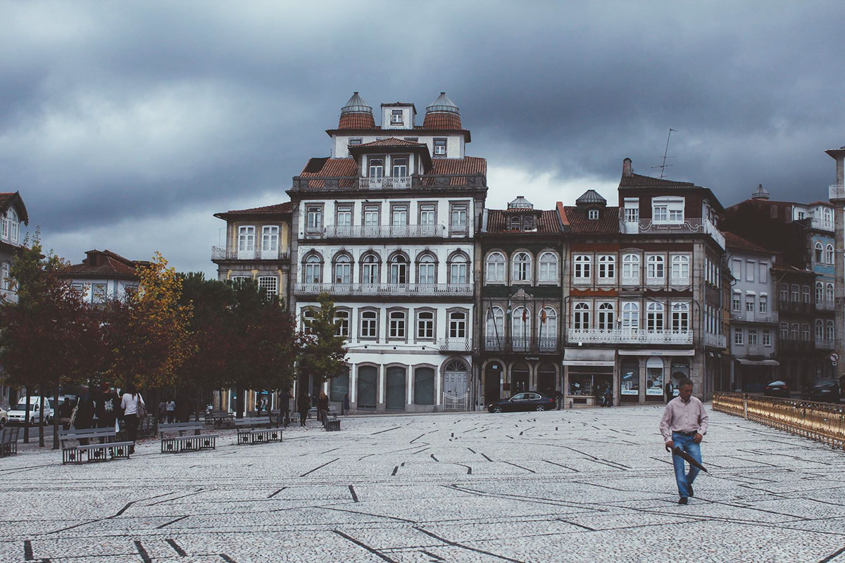 guimarães porto Portugal streetphotography Street walkin architectural building home square