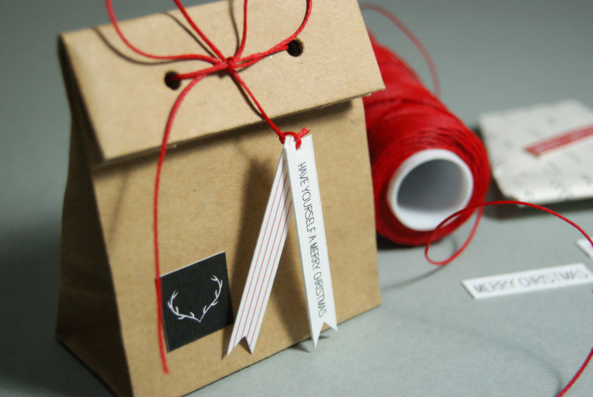 Christmas reindeer deer gift treat handmade Love heart red package box card sweet thread DIY