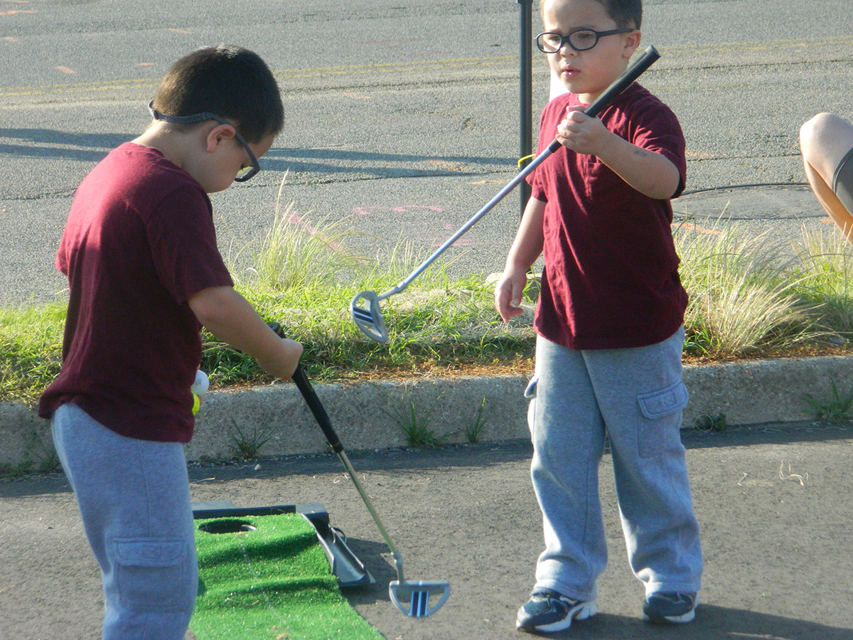 twin boys community golf texture