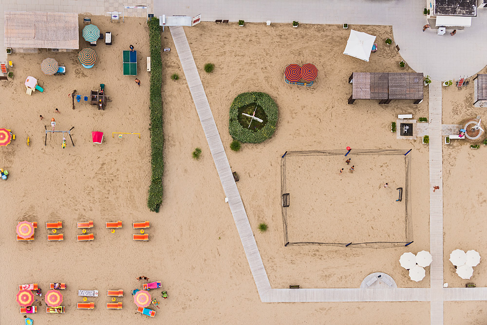Adobe Portfolio Aerial Luftaufnahmen aerials beach sea Sun swimming adria Italy italia Umbrella sand