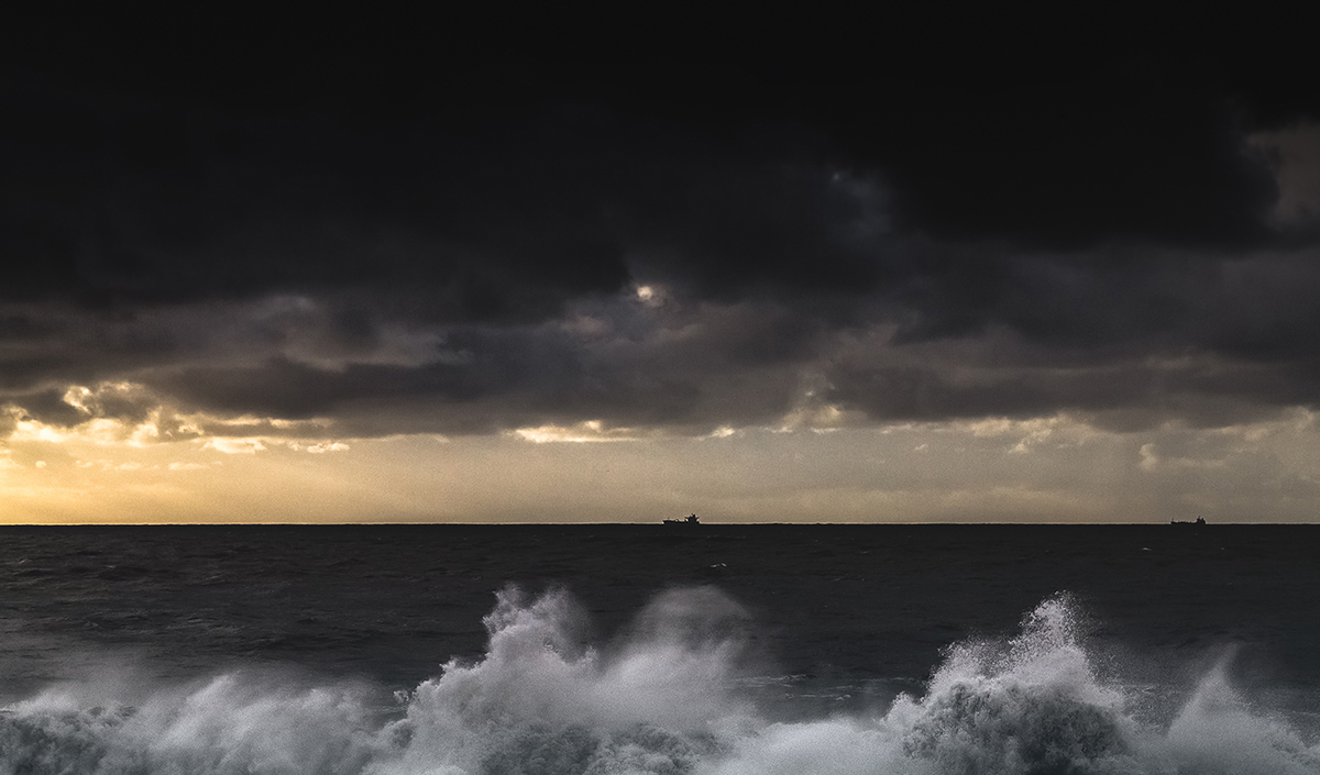 Ocean atlantic Portugal canidelo sea Maresia dark sea ship clouds Sun porto porto porto
