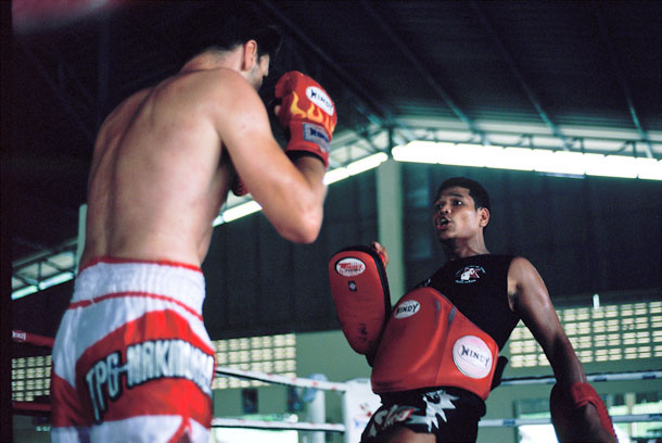 photo  Photography  photojournalism  thailand Thai siam siamese muay Boxing kick thai boxing kick boxing Fighter image status village train trainer martial art martial art deryck derek derrick Van steenderen vs verse van steenderen Thailand