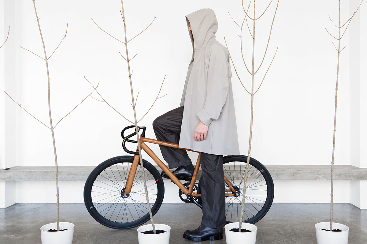 woodencycle Google glass Alex Bellini wood cycle photo campaign fuorisalone milano eco caterina falleni Bike