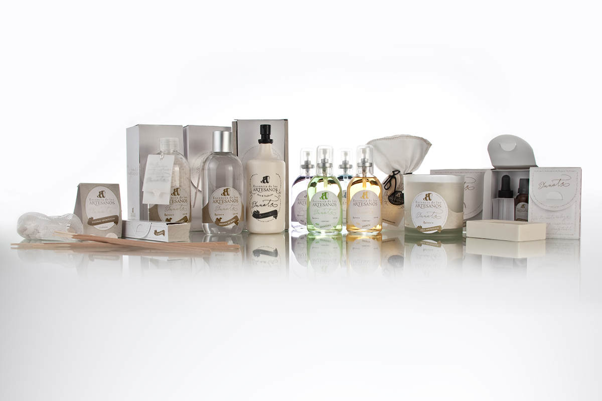 Perfumes aromas productos aromáticos fragance breath home natural Packaging design