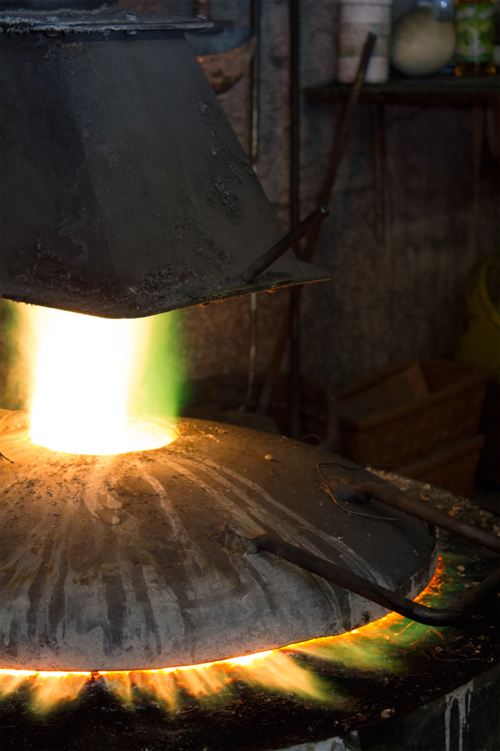 cloche fabrication process portrait Work  fonderie processus acier fire feu fonte