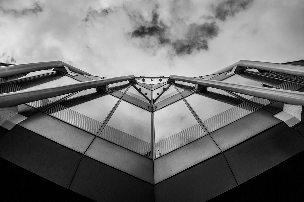 black and white b&w lines Geometries London colours UK reflections reflex clouds Perspective