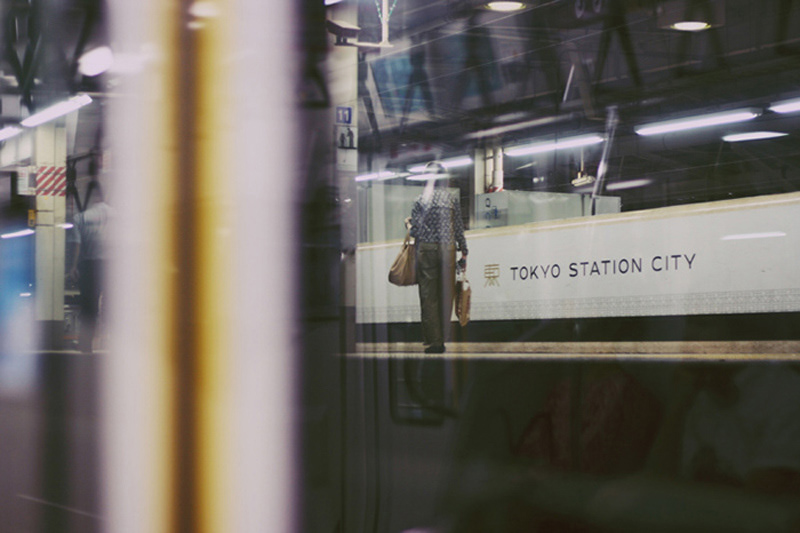 tokyo metro subway human beings loneliness lost japan tokyoite vulnerability explore Travel Experience Photo Essay Shinjuku SHIBUYA