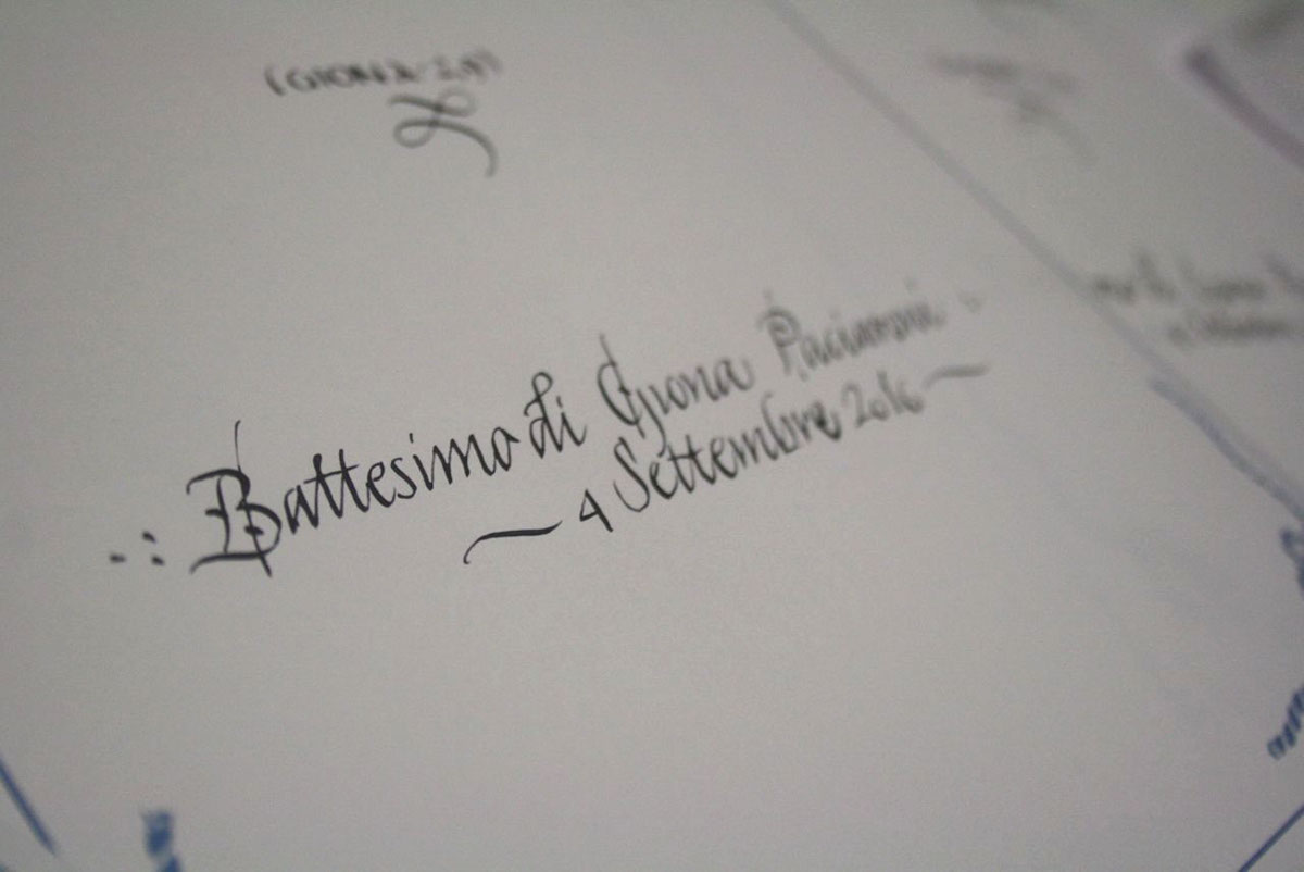 Calligraphy   giona spencerian uncial italic bella scrittura battesimo cupcake popcake muffin