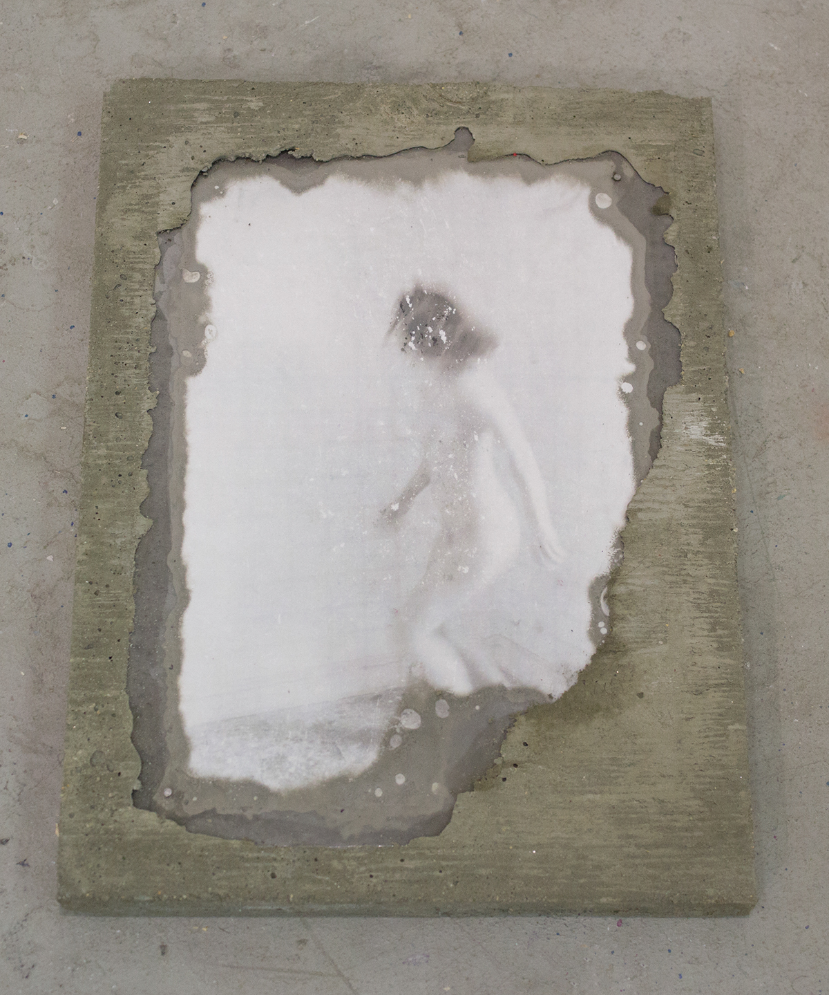 photo concrete casting grave