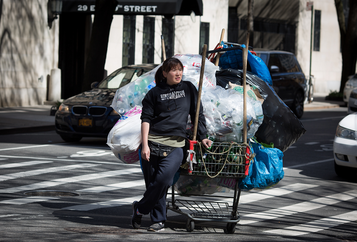 portraits can collectors recycling street photography