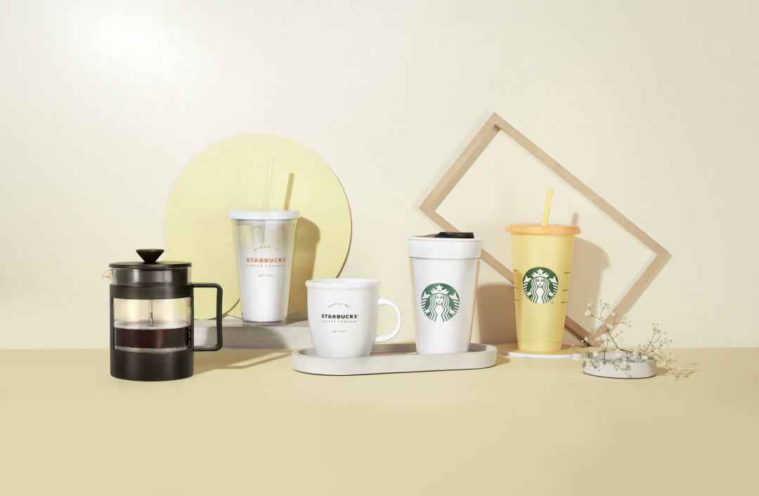art direction  Coffee cup Photography  product Product Photography product styling product stylist starbucks styling 