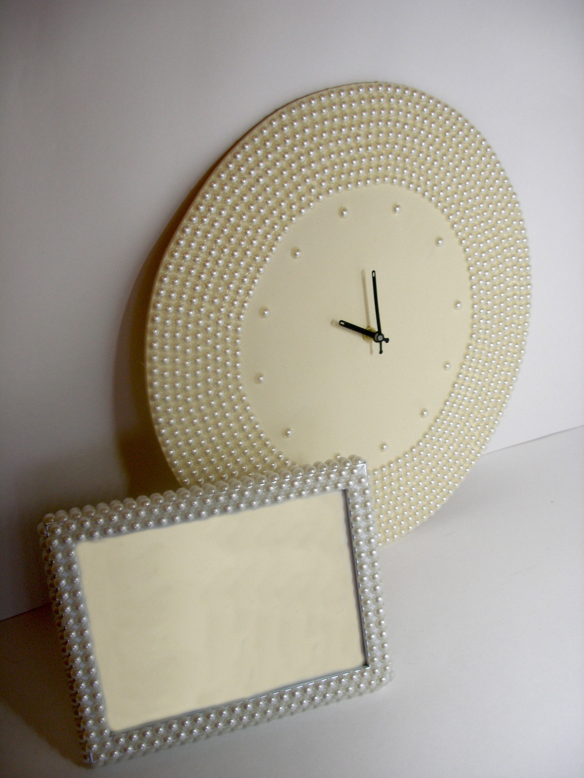 handmade gift set pearl clock frame