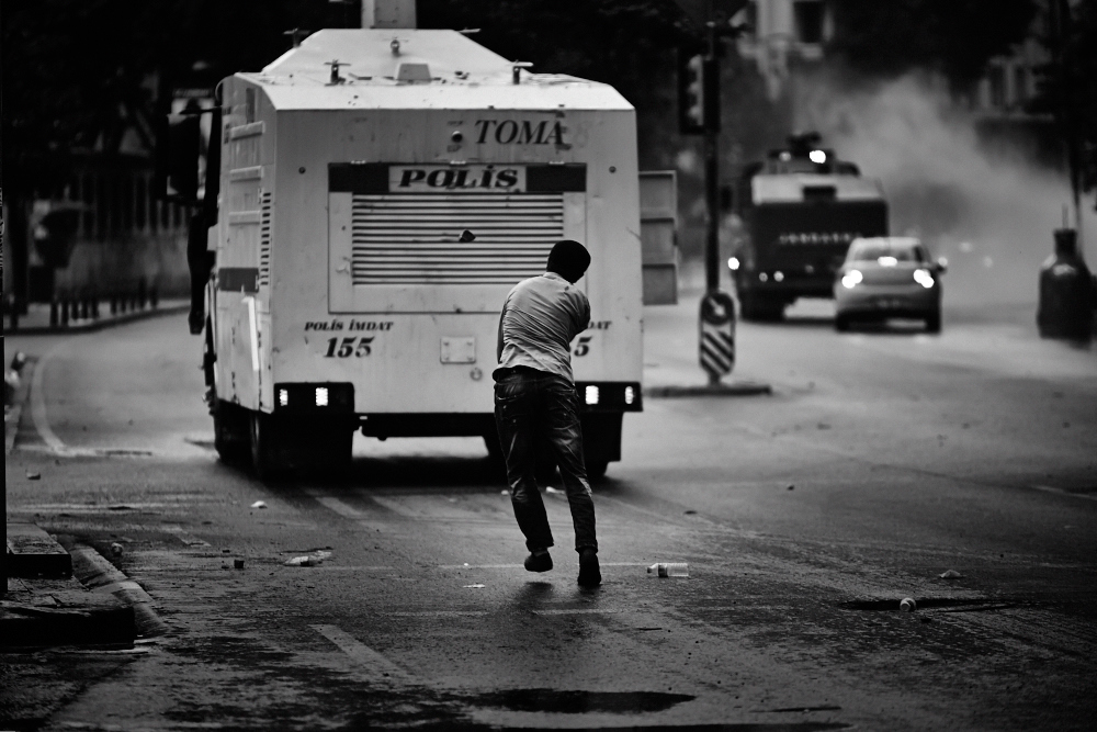 şişli  Istanbul  riots  Turkey  Water cannons tear gas Taksim taksim square