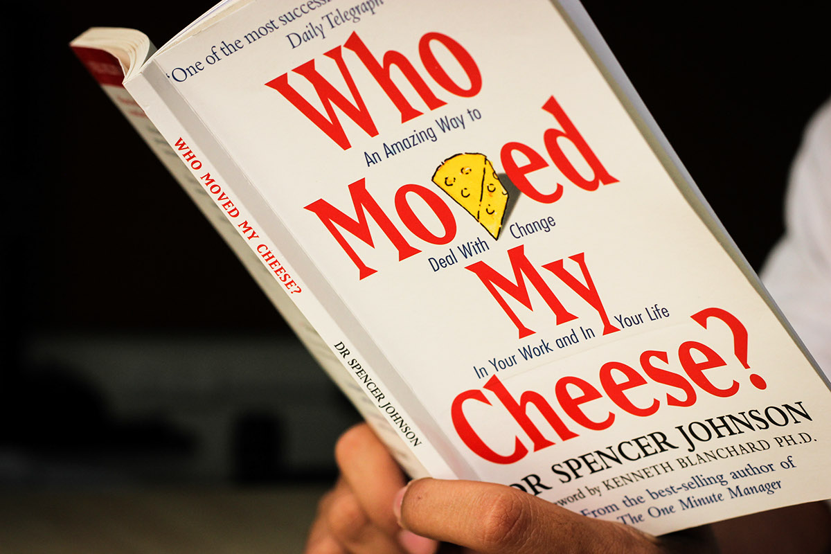 book cover book design information hierarchy Visual Hierarchy Print Media Cheese maze yellow Icon Spencer Johnson 
