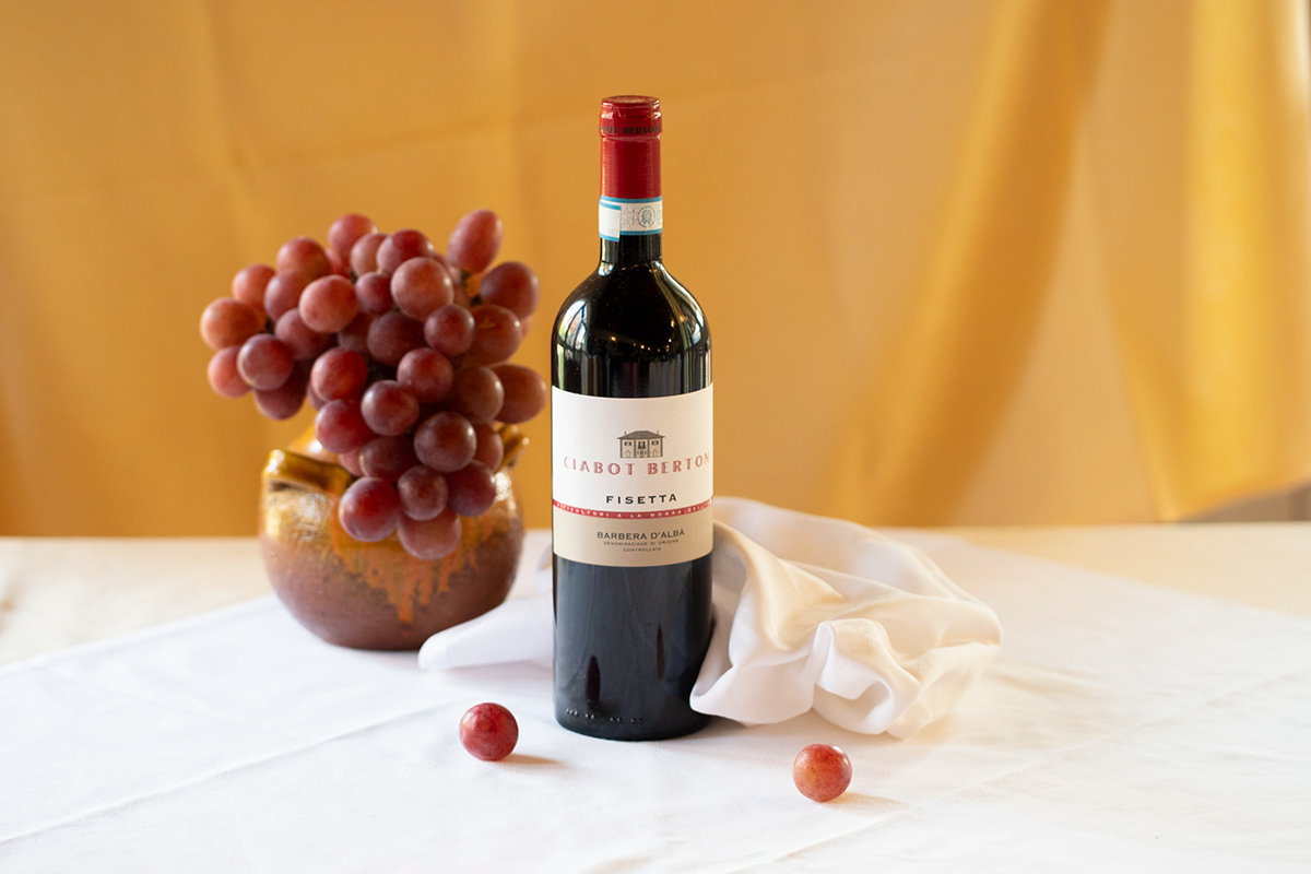 Photography  photo photoshop wine bottles retouch shooting restaurant menu Italy