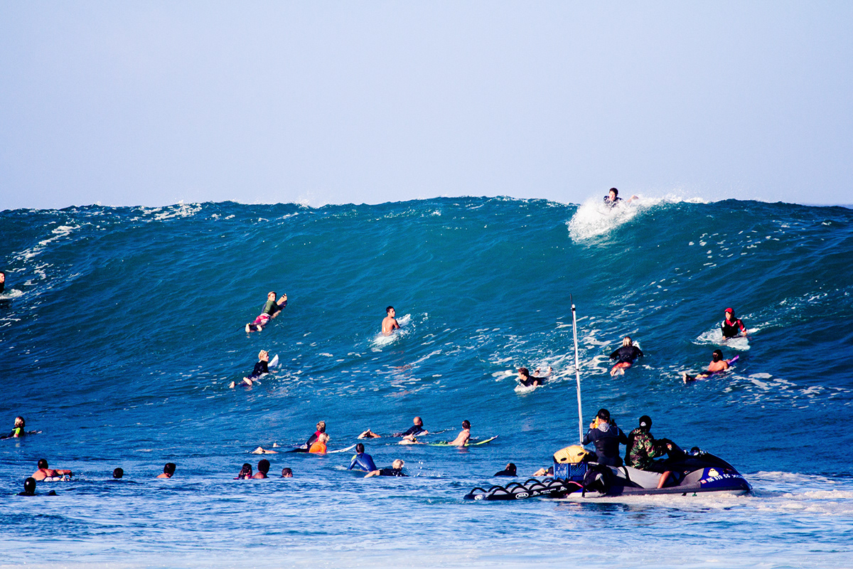 HAWAII north shore surfing pipeline backdoor Pipe Masters Vans Triple Crown