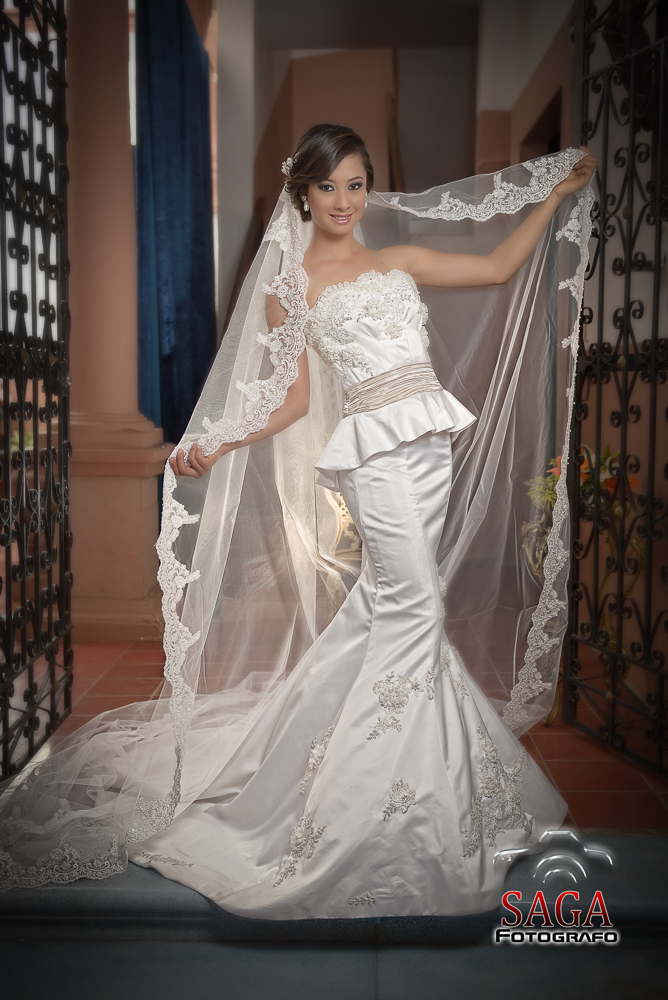 vestido diseñador saga gallardo Jiquilpan novias vestido. vestidos