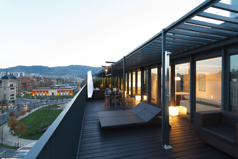 bilbao domotica Inmótica inmotic Domotic house vivienda vondom santos contemporary flat guggenheim terrace design iPad