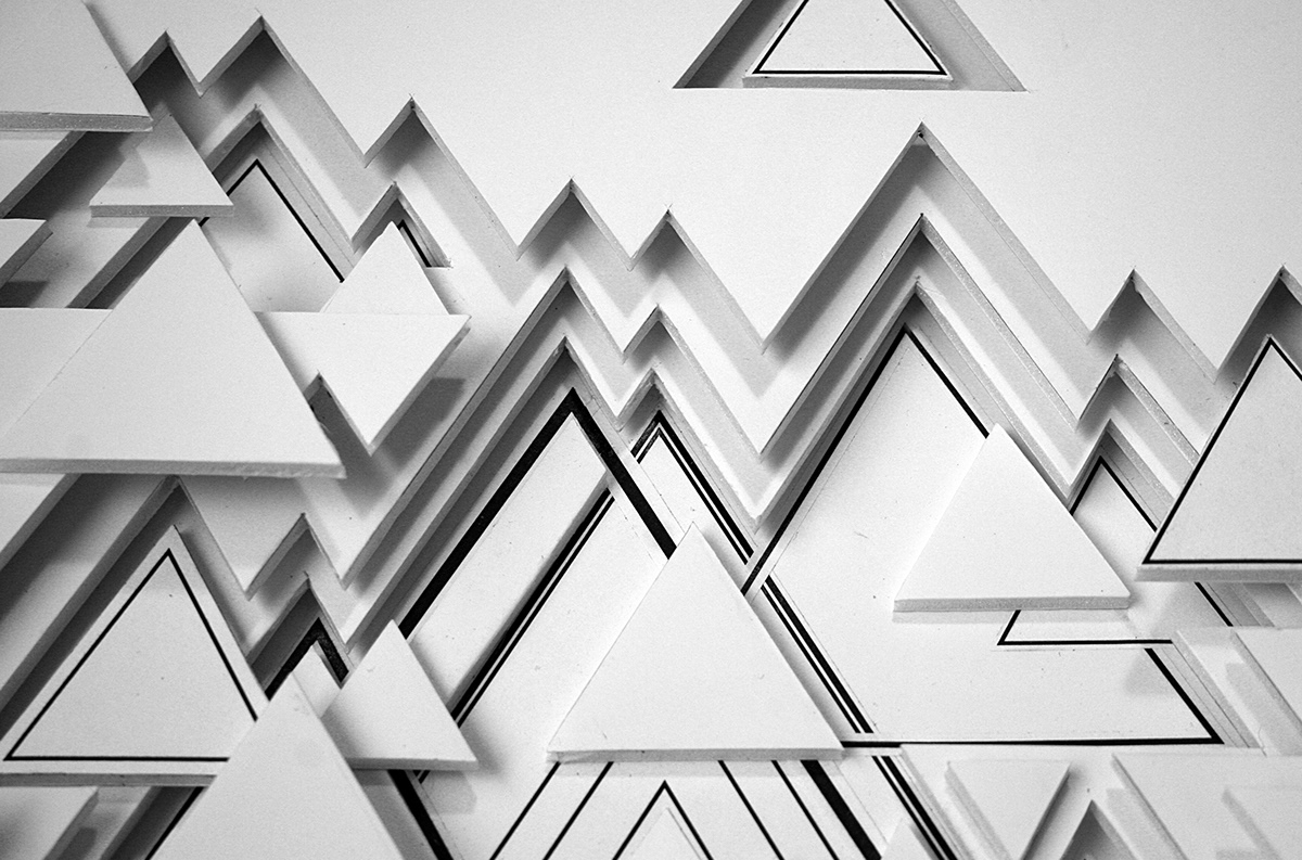 White 3D sculpture design geometric