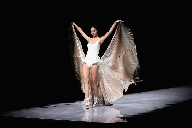runway mercedes-benz fashion week beijing china next top model swimdress SILK graduate collection Pleats