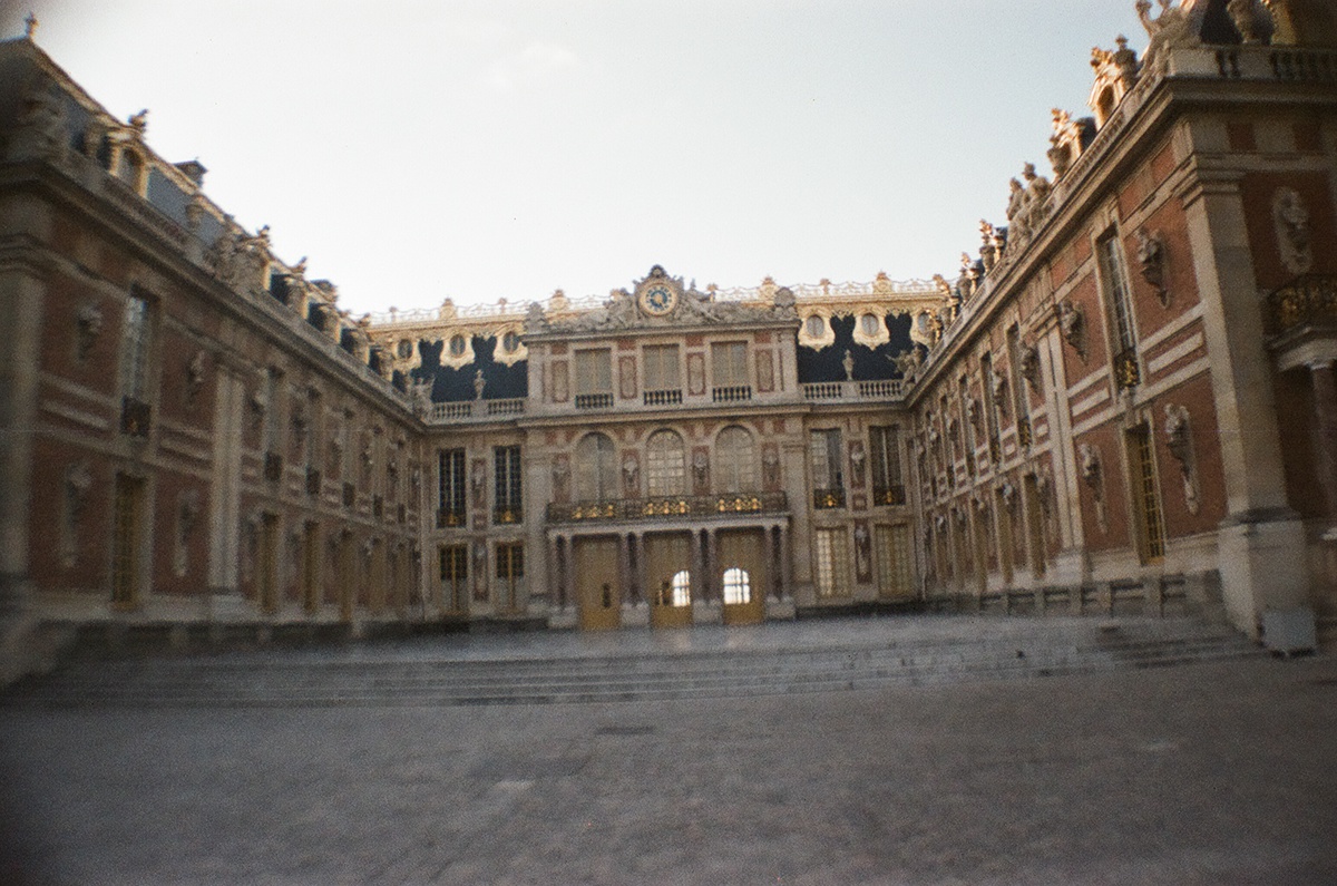 Lomography la sardina  sprocket rocket 35mm analog camera film photography france Castle Paris chateau Europe french architecture Renaissance