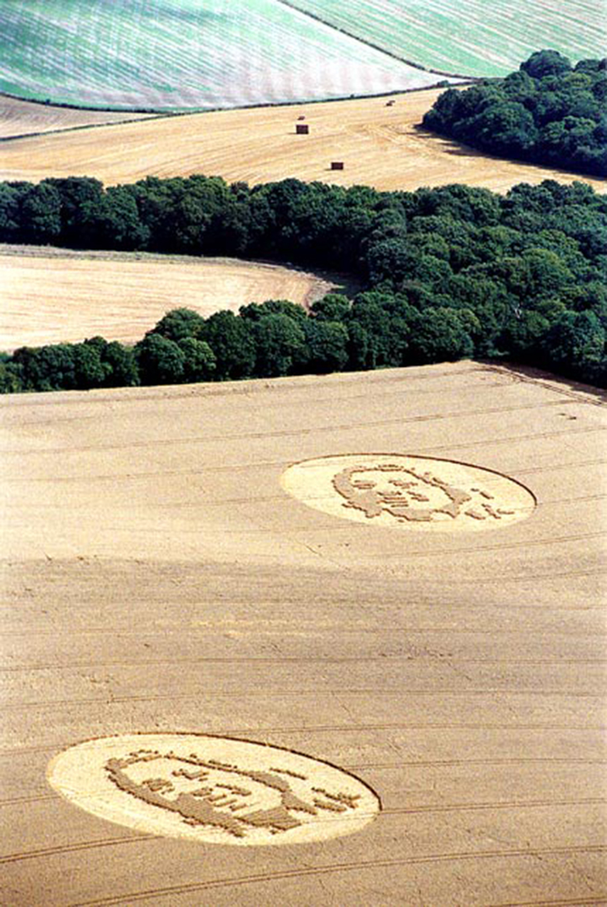 orange launch crop circle land art Telecom phone network campaign circlemaking picture messaging