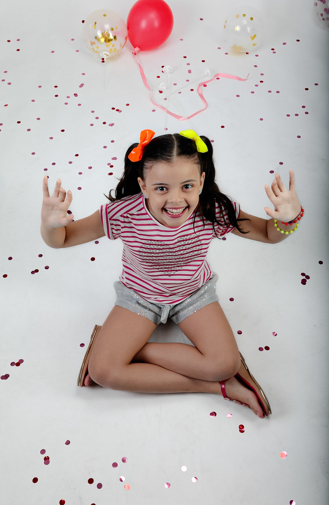 balões confetes  fotografía de estudio fotografia infantil lightroom musica pirulito happy smile