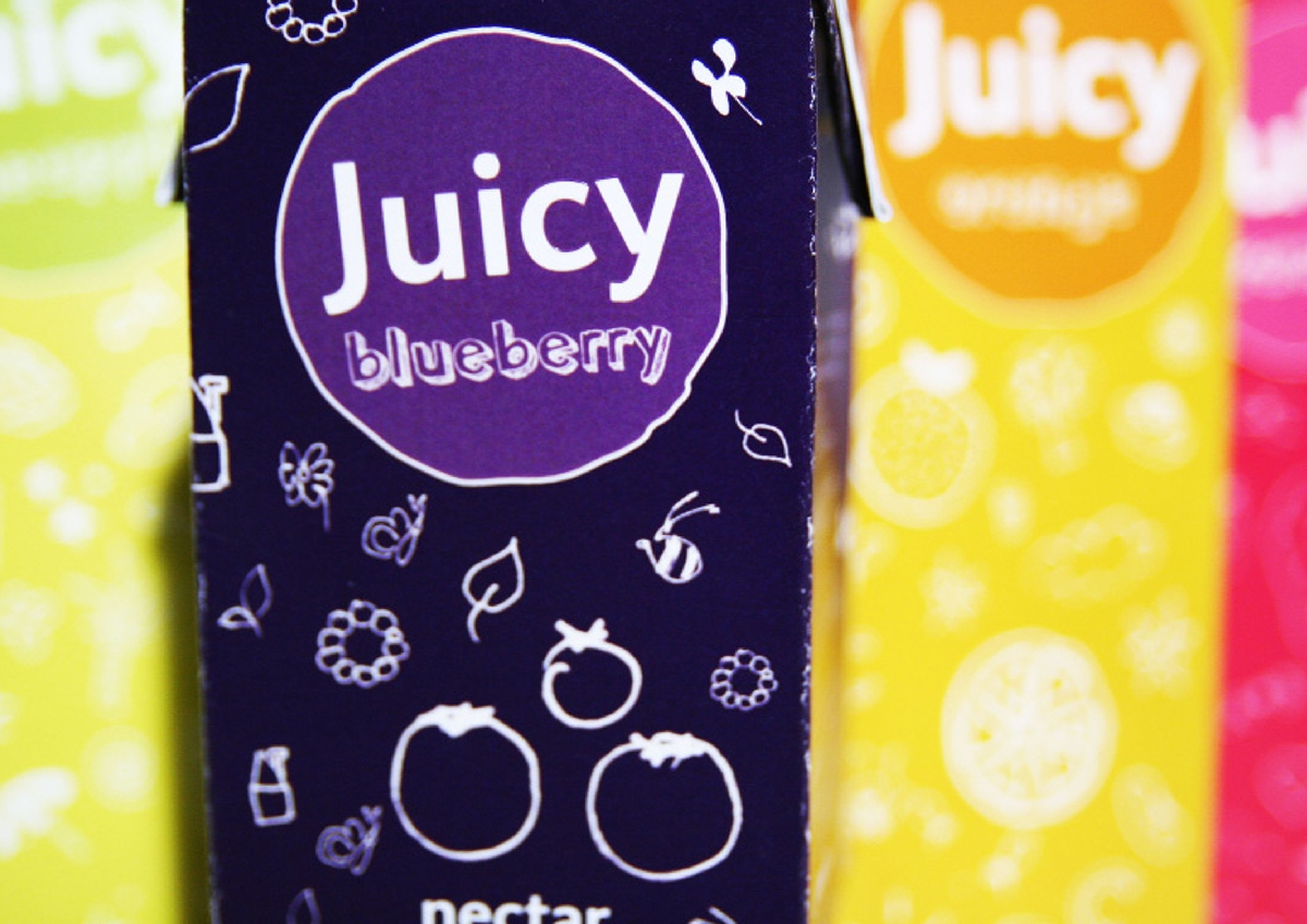 packaging design  Illustration  marina mijatović  juicy juice  colorfull  logo  typography  orange  pineapple  blueberry  Purple strawberry Fruit