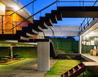 Brazilian House by Yuri Vital