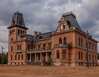 The abandoned Addams family house - Kégl Palace