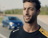 RENAULT Clio - Enjoy the moment w/ Daniel Ricciardo