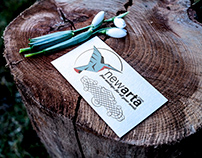 business card on wood mockup